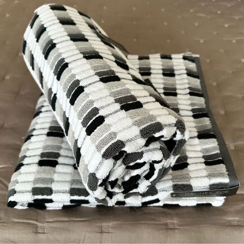 Rachel Zoe Cotton Bath Towels Set of 2 Black and White NEW
